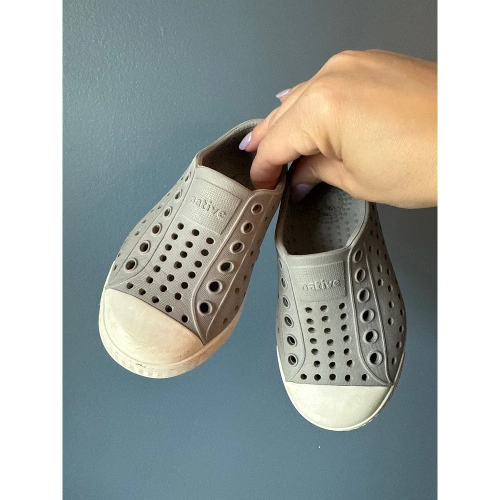 Native Jefferson Kids Slip On Water Shoes Grey C6 Sneaker Vegan Lightweight‎